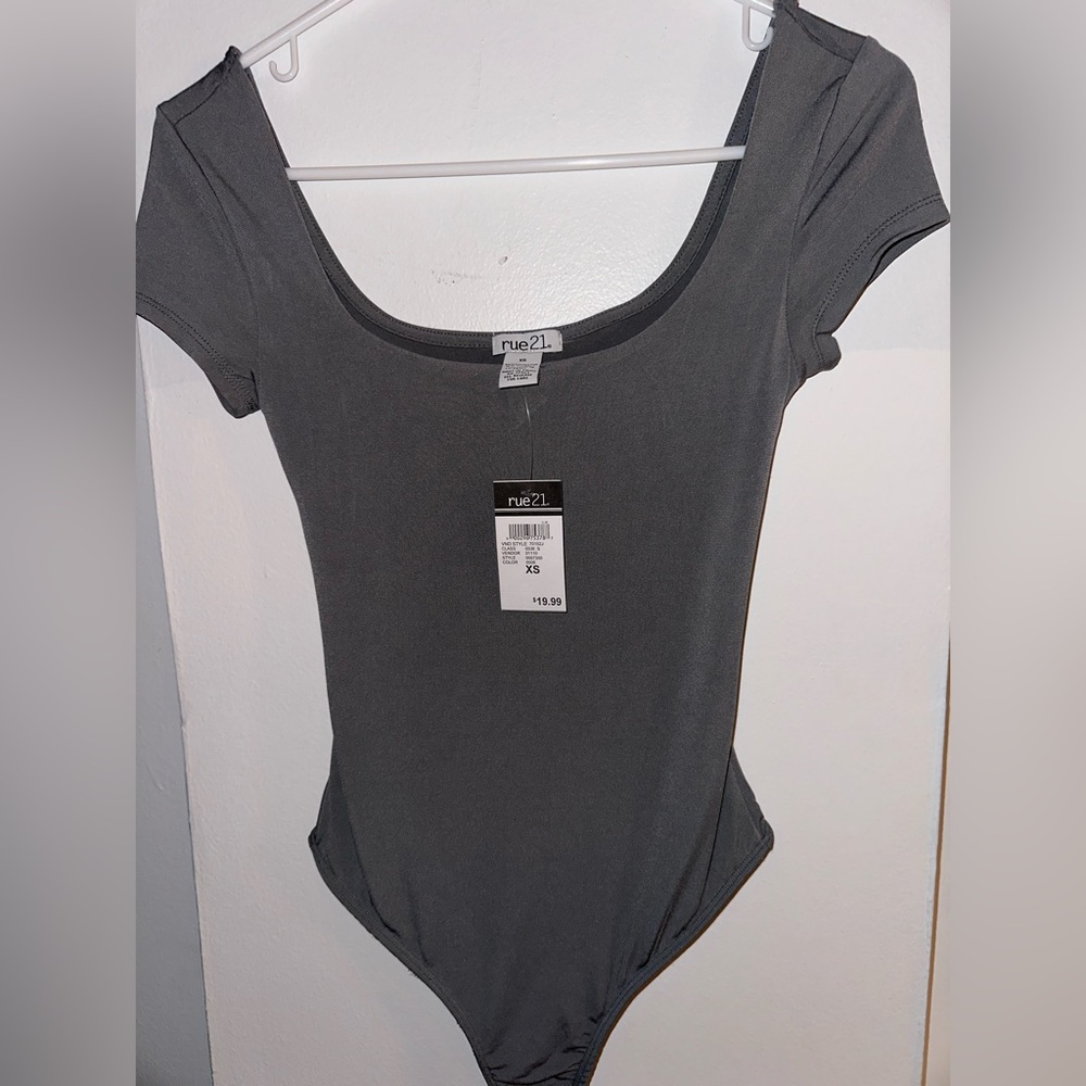 Grey short sleeve bodysuit - rue21